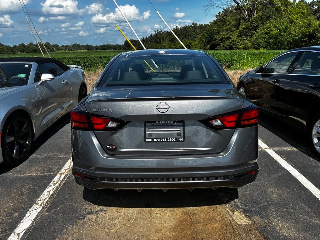 Used 2025 Nissan Altima SV Sedan