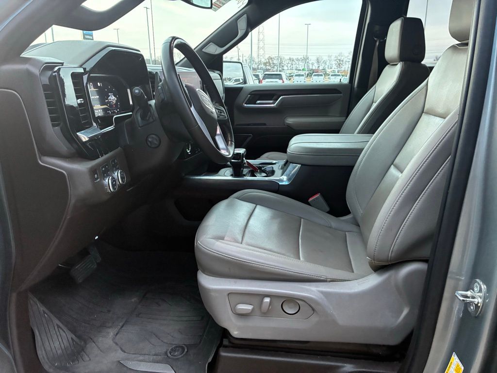 2023 GMC Sierra 1500 SLT - Photo 11