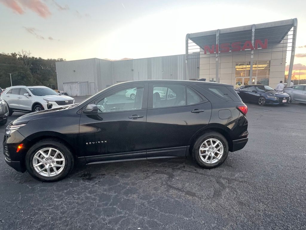 Used 2022 Chevrolet Equinox LS with VIN 2GNAXHEV6N6118174 for sale in Vicksburg, MS