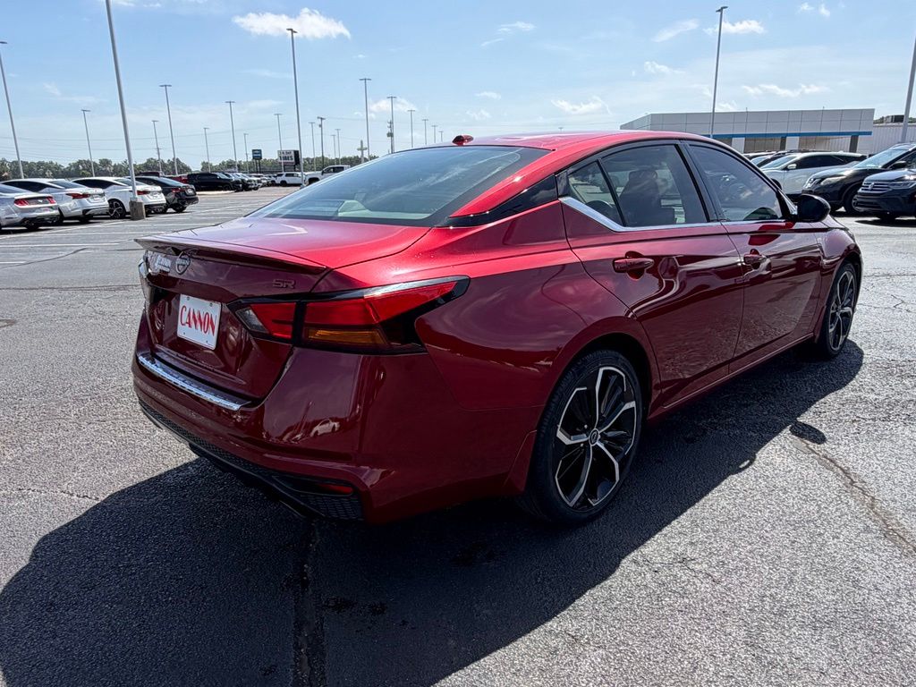 2023 Nissan Altima SR - Photo 6