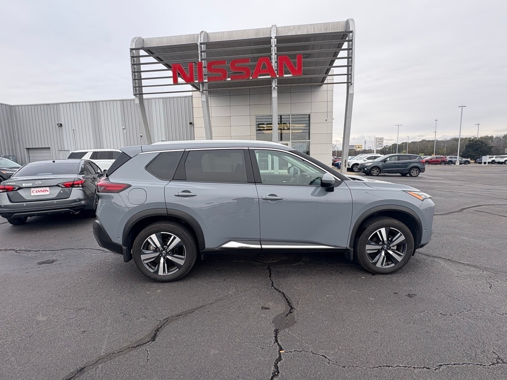 2024 Nissan Rogue S's photo