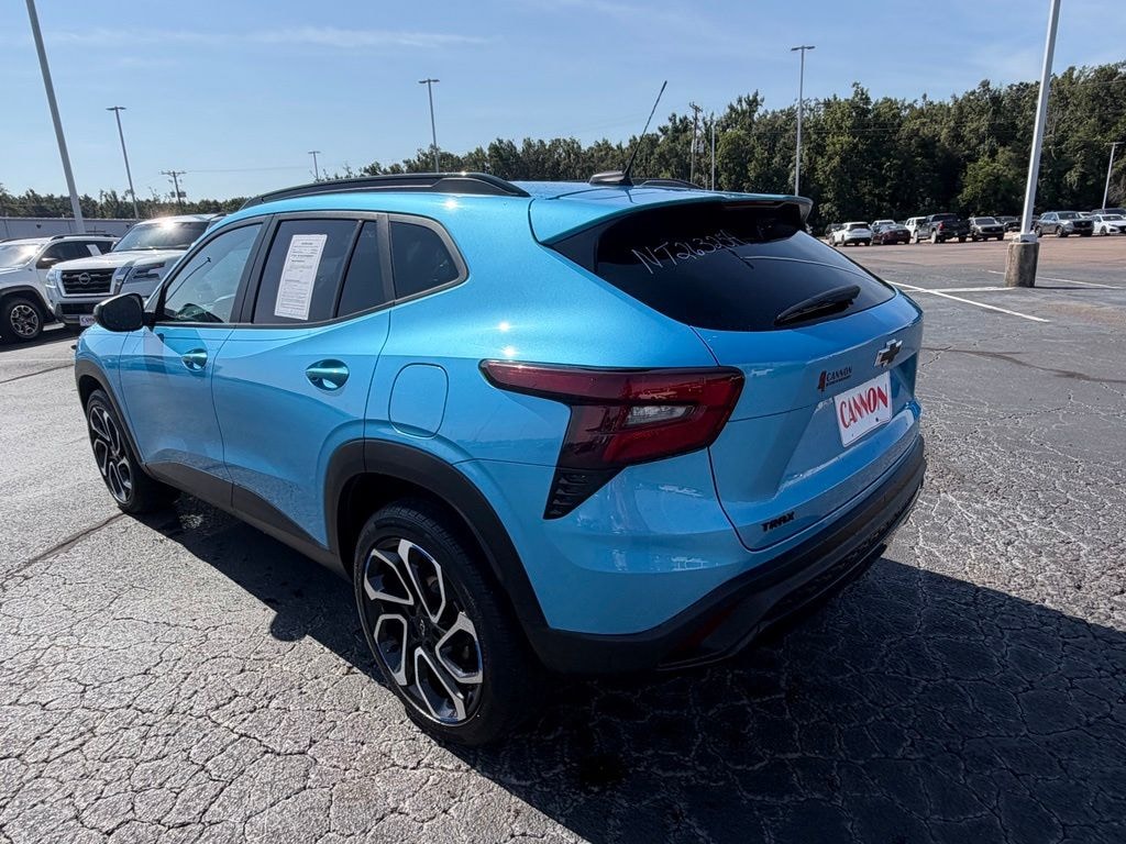 Used 2025 Chevrolet Trax 2RS SUV