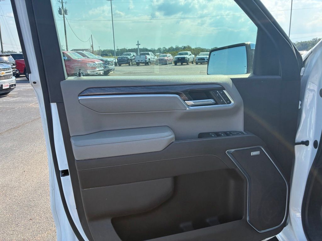 2023 Chevrolet Silverado 1500 LTZ - Photo 12