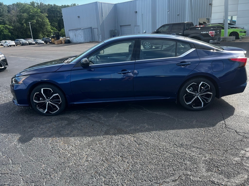 Used 2023 Nissan Altima SR with VIN 1N4BL4CV4PN414951 for sale in Greenwood, MS