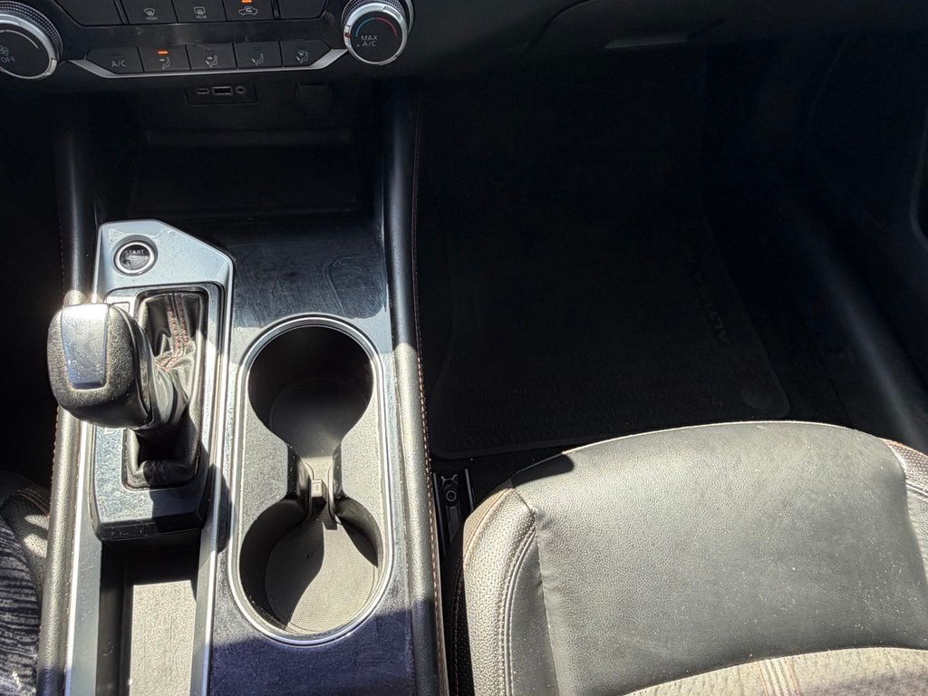 2023 Nissan Altima SR - Photo 28