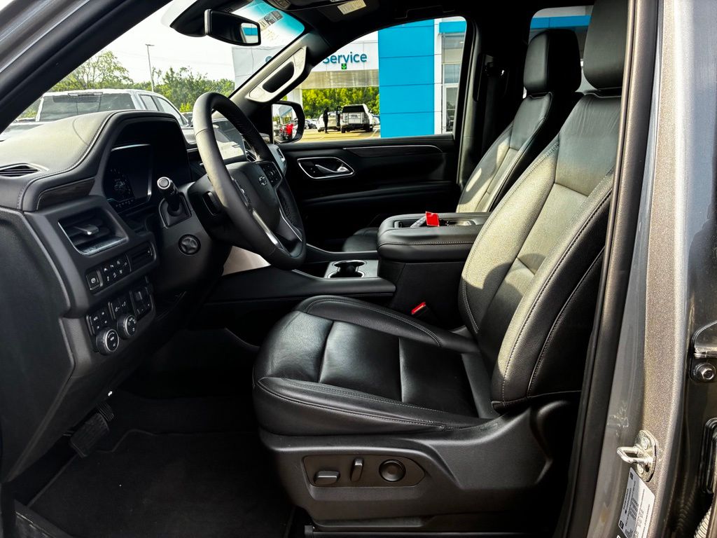 2022 Chevrolet Suburban Z71 - Photo 10
