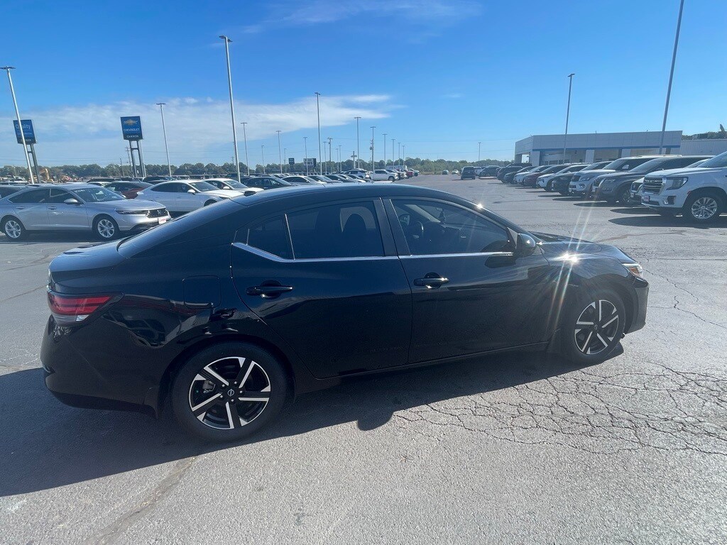 2024 Nissan Sentra SV photo 4