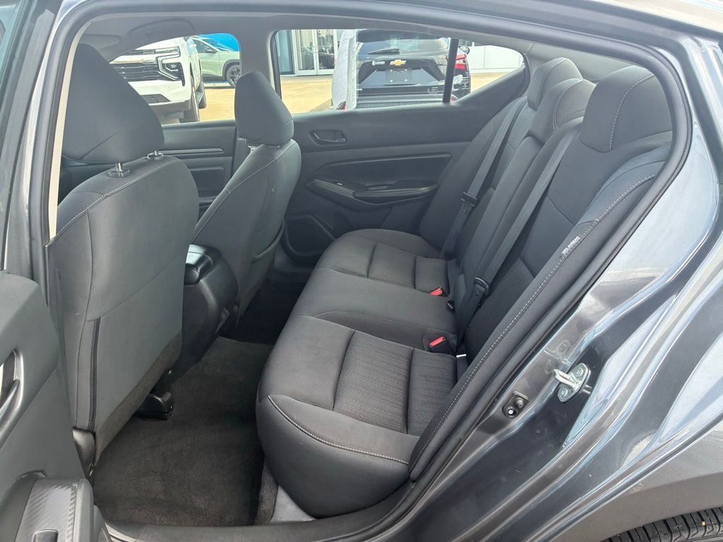2025 Nissan Altima SV - Photo 13