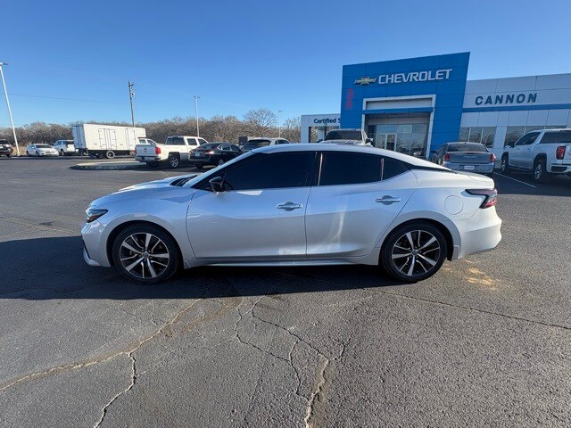 2019 Nissan Maxima S photo 2