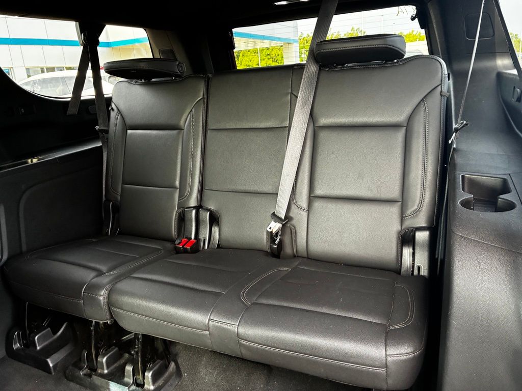 2022 Chevrolet Suburban Z71 - Photo 18