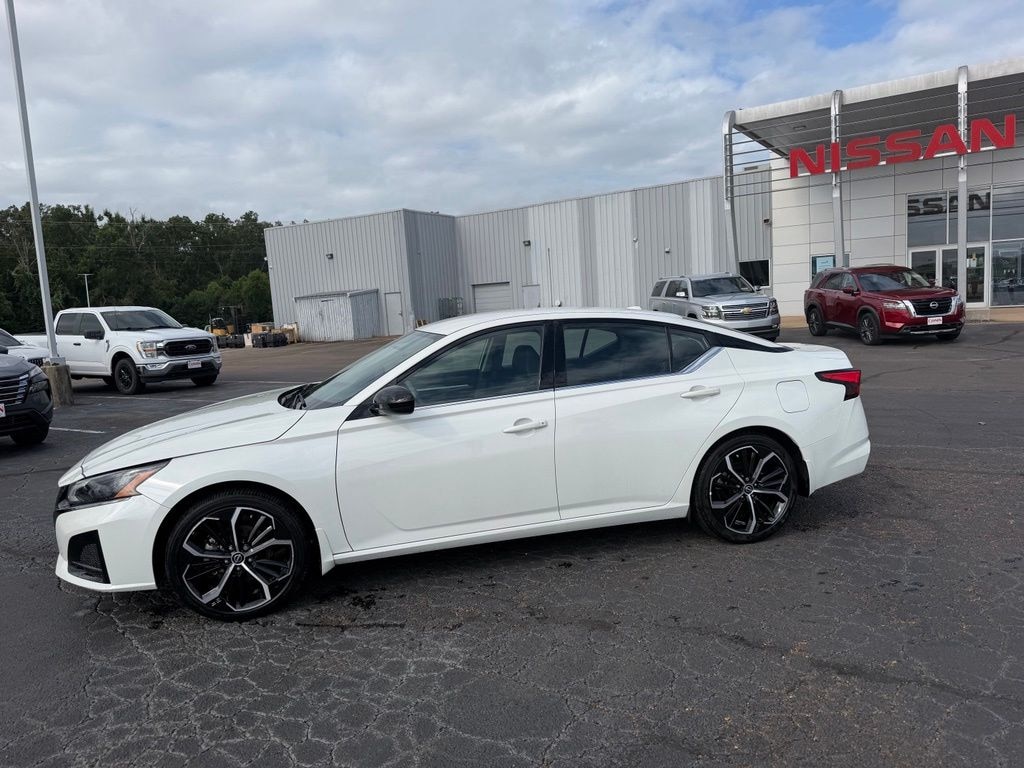 Used 2024 Nissan Altima 2.5 SR Sedan