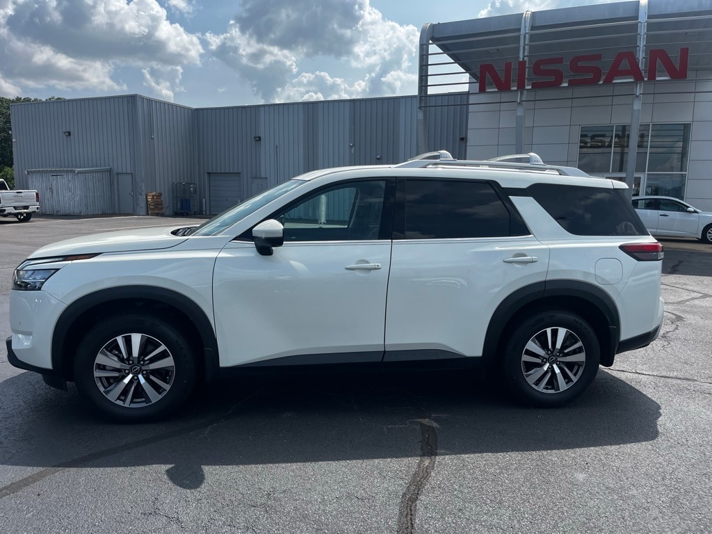 Used 2023 Nissan Pathfinder SL with VIN 5N1DR3CA2PC231743 for sale in Greenwood, MS