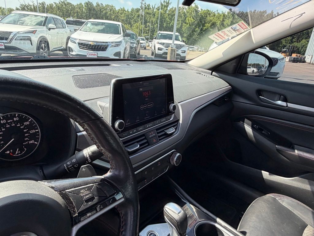 2023 Nissan Altima SR - Photo 18