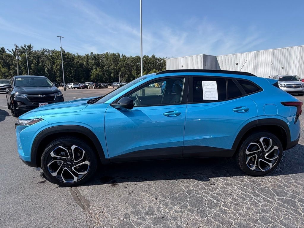 Used 2025 Chevrolet Trax 2RS SUV