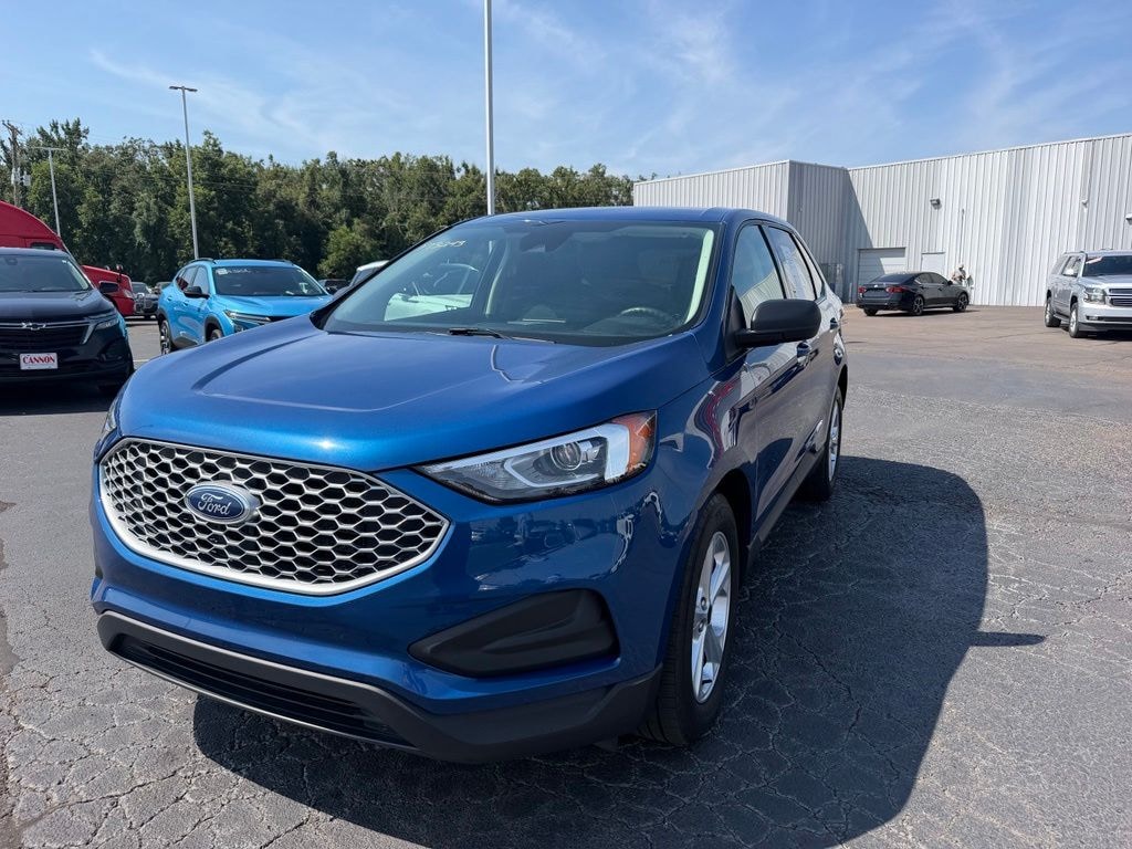 Used 2024 Ford Edge SE SUV