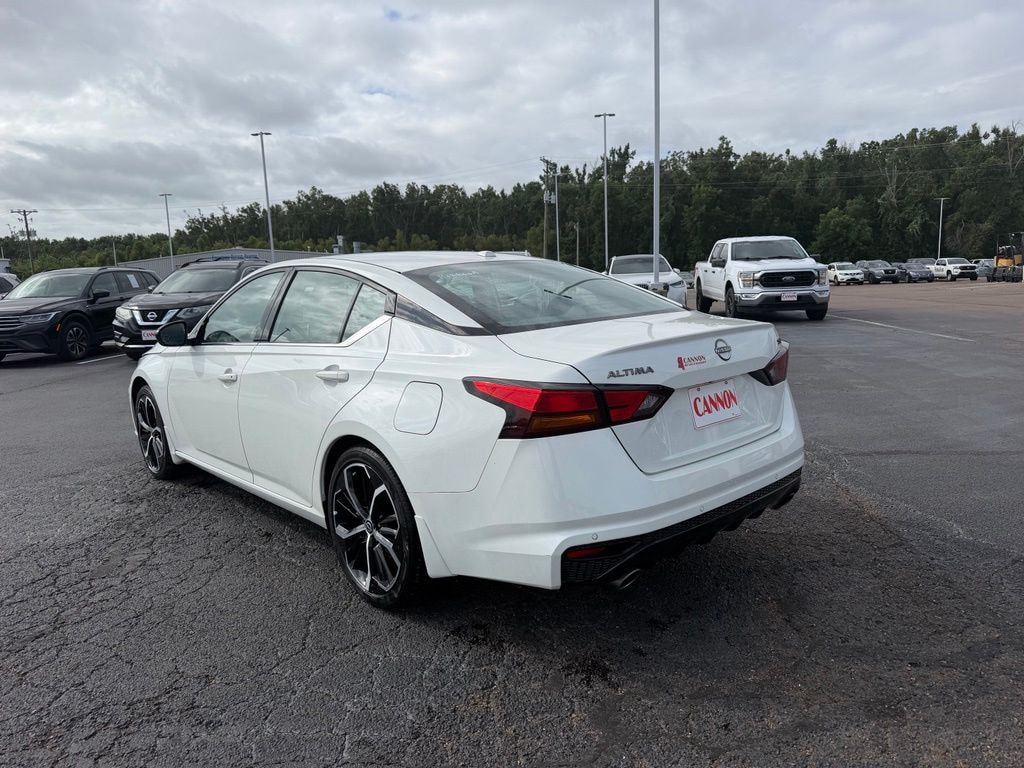 Used 2024 Nissan Altima 2.5 SR Sedan