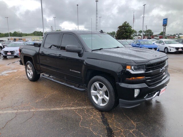 2018 Chevrolet Silverado 1500 LT photo 4