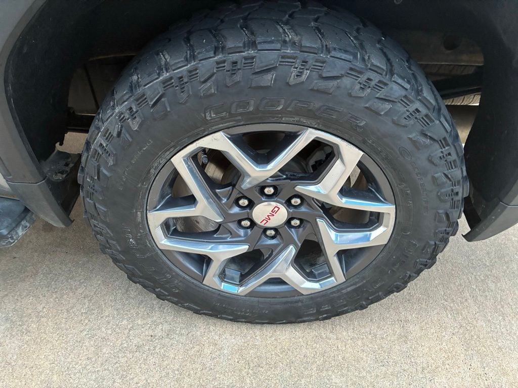 2023 GMC Sierra 1500 SLT - Photo 8