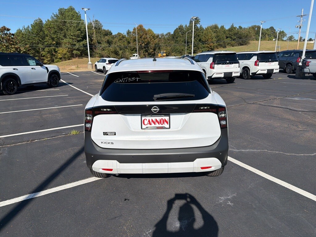 2026 Nissan Kicks SV photo 4