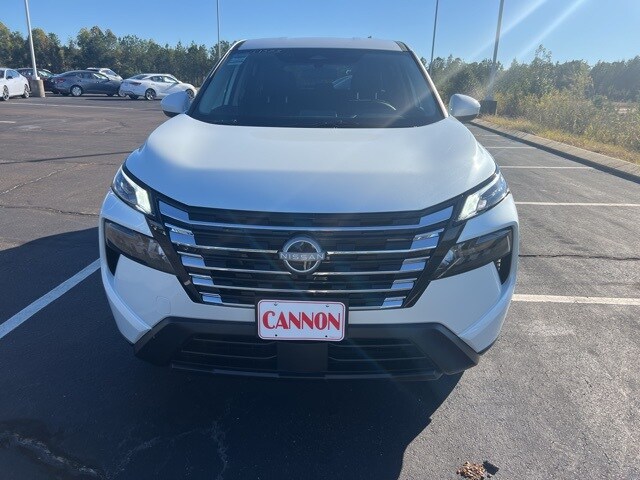 2026 Nissan Rogue SV photo 3