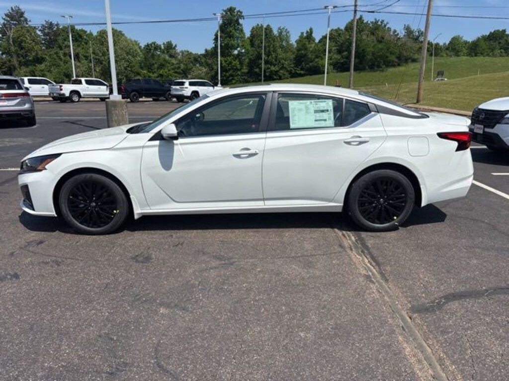 New 2026 Nissan Altima SV Sedan