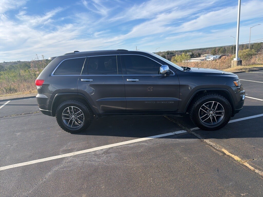 2018 Jeep Grand Cherokee Limited photo 2