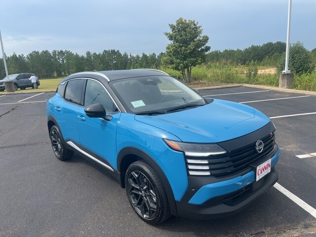 2025 Nissan Kicks SR photo 4