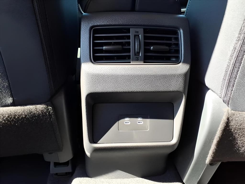 2026 Nissan Rogue SV - Photo 13