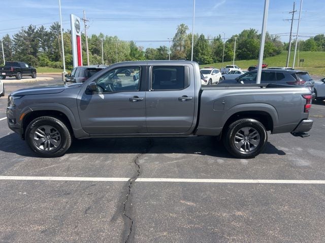 2025 Nissan Frontier SV Crew Cab 4X4 LWB's photo