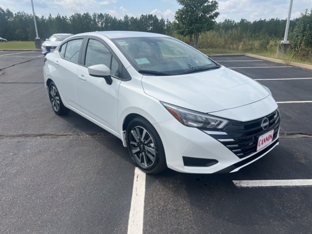 New 2025 Nissan Versa 1.6 SV Sedan