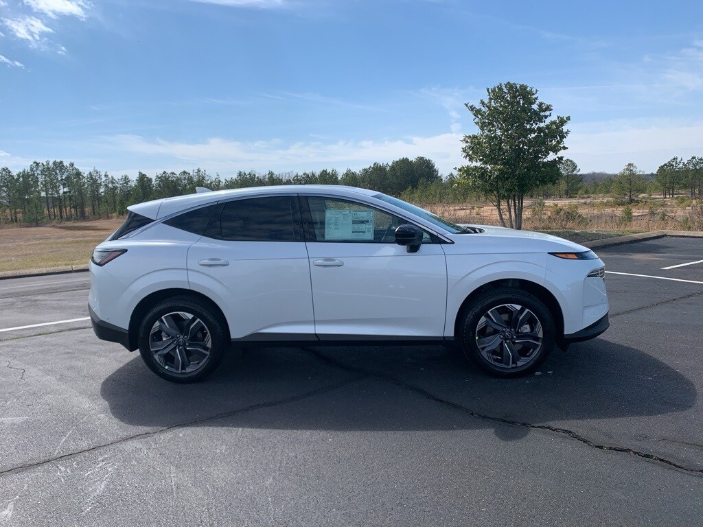 2025 Nissan Murano SL photo 2