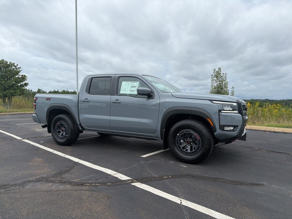 2026 Nissan Frontier PRO-4X's photo