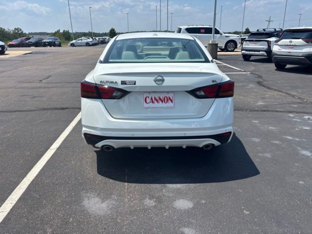 Used 2025 Nissan Altima SL Sedan