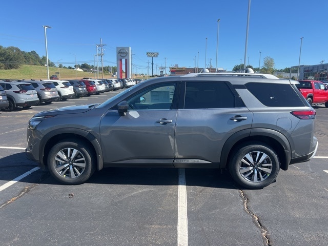 2025 Nissan Pathfinder SL's photo