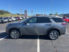 2025 Nissan Pathfinder SL SUV