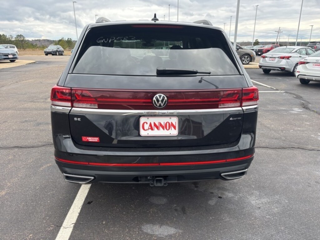 Used 2024 Volkswagen Atlas 2.0T SE w/Technology SUV