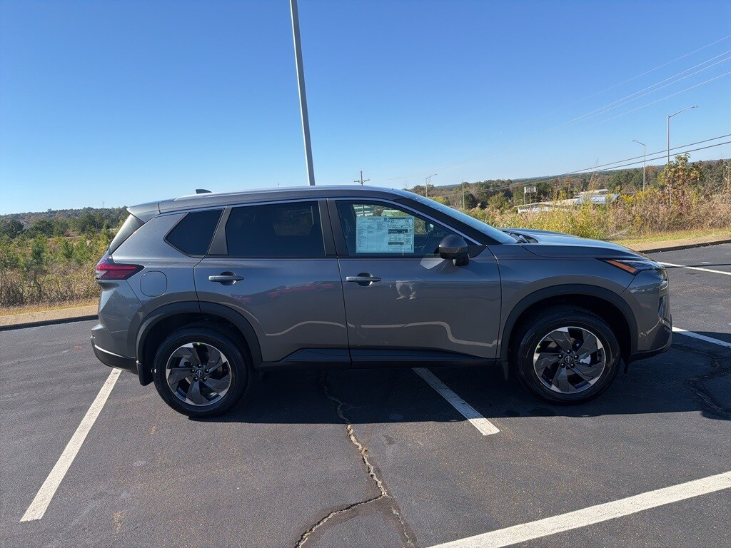 2026 Nissan Rogue SV photo 2