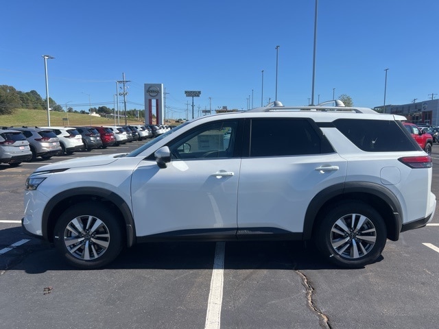 2025 Nissan Pathfinder SL's photo