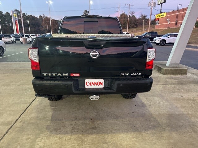 2019 Nissan Titan SV photo 4