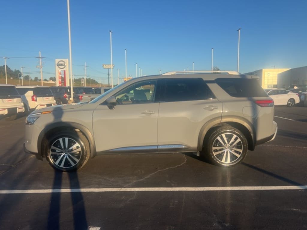 New 2025 Nissan Pathfinder Platinum SUV