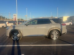 2025 Nissan Pathfinder Platinum SUV