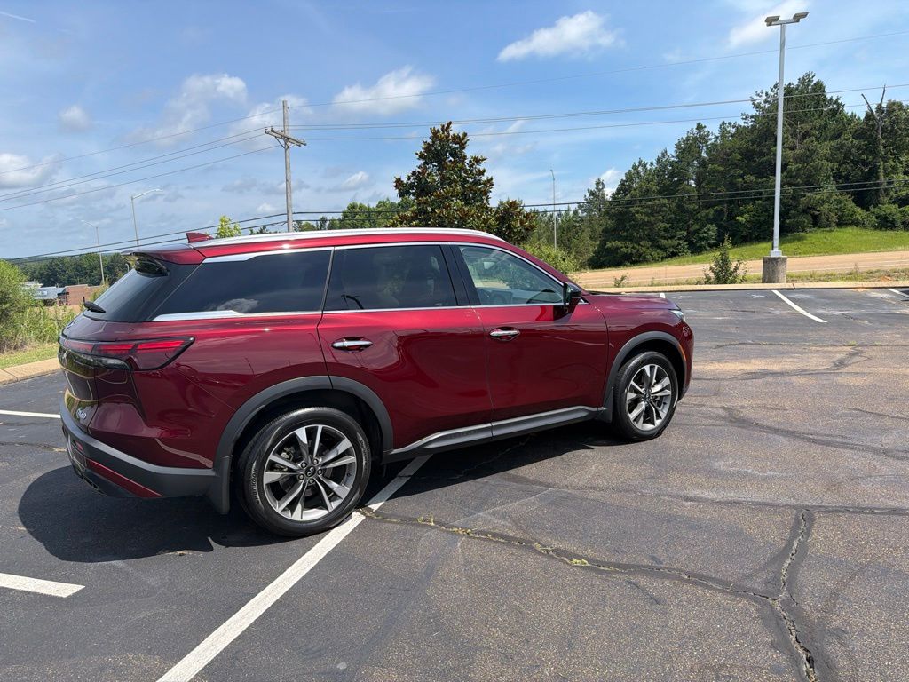 2025 INFINITI QX60 LUXE's photo