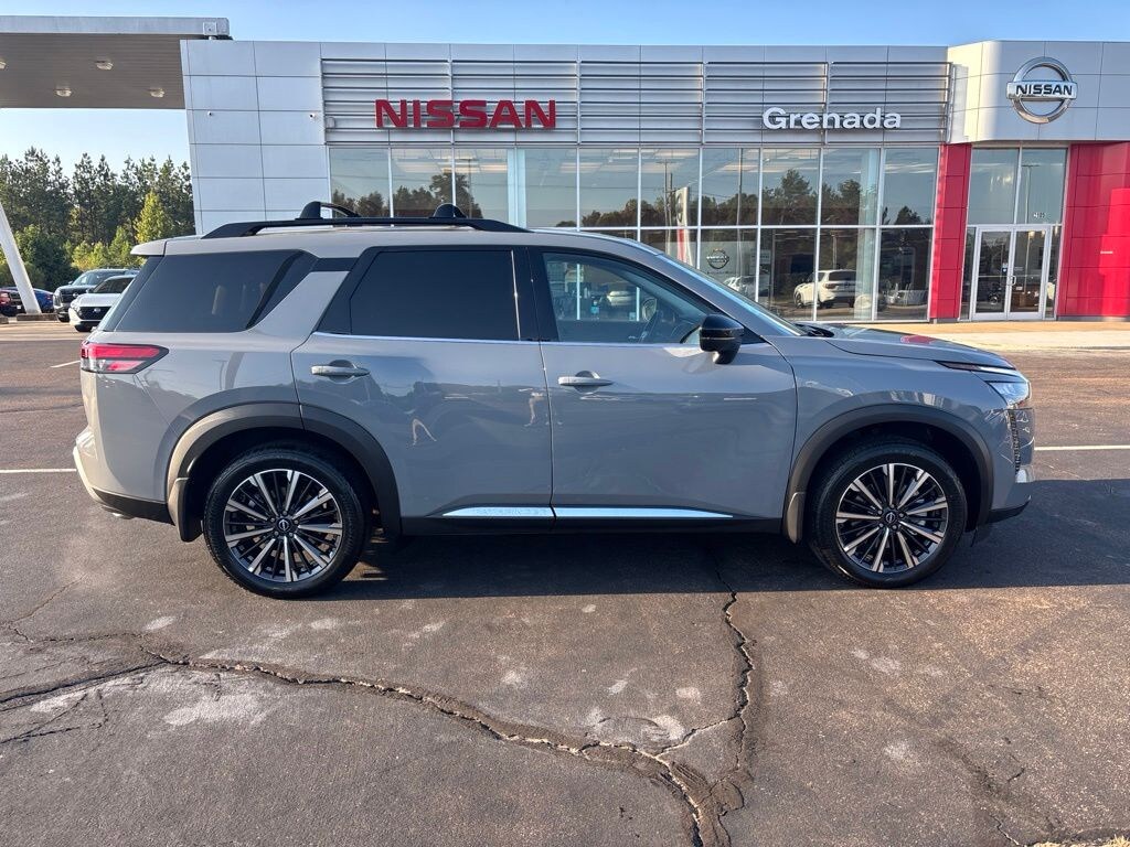 New 2026 Nissan Pathfinder Platinum SUV