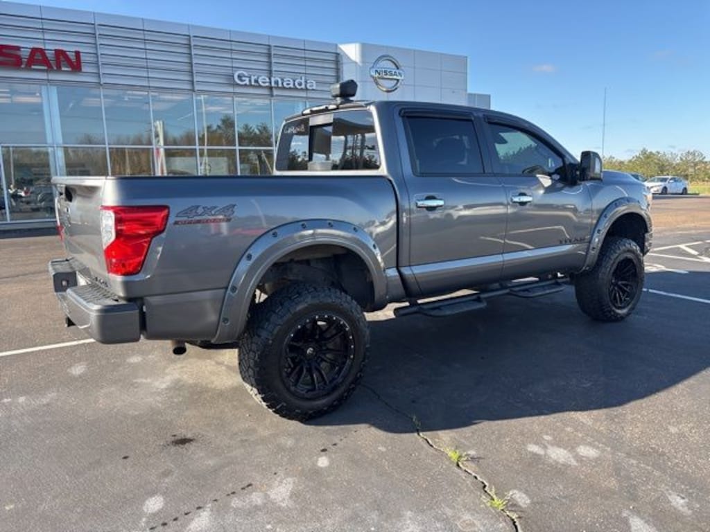 Used 2021 Nissan Titan SV Truck Crew Cab