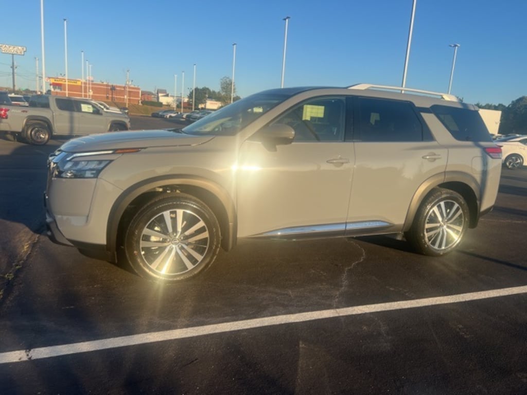 New 2025 Nissan Pathfinder Platinum SUV