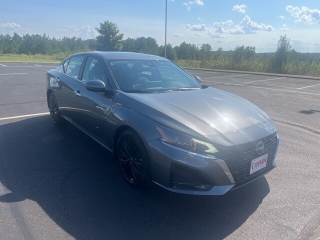 2025 Nissan Altima SV photo 4