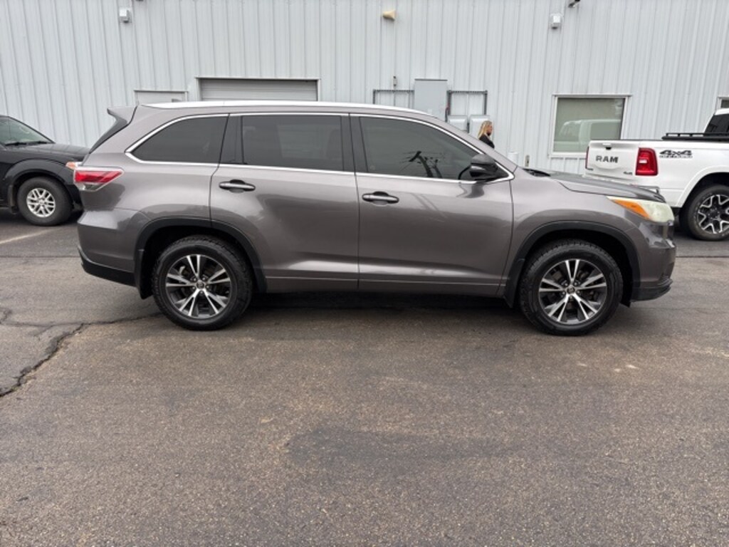 Used 2016 Toyota Highlander XLE V6 SUV