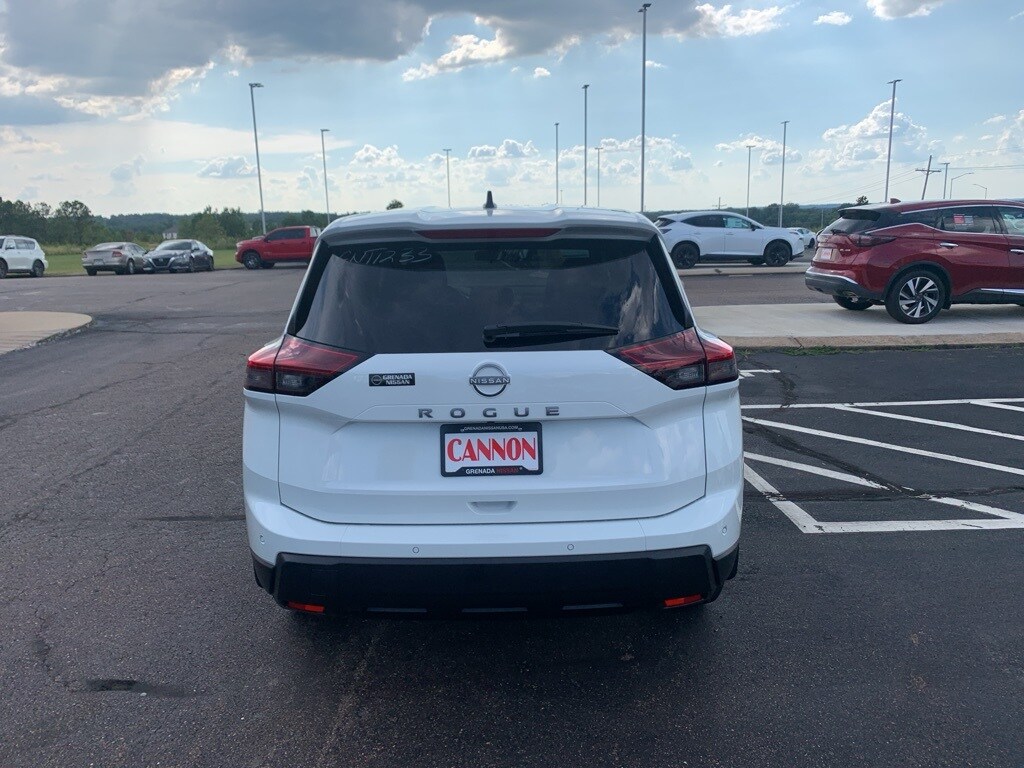 2026 Nissan Rogue S photo 2