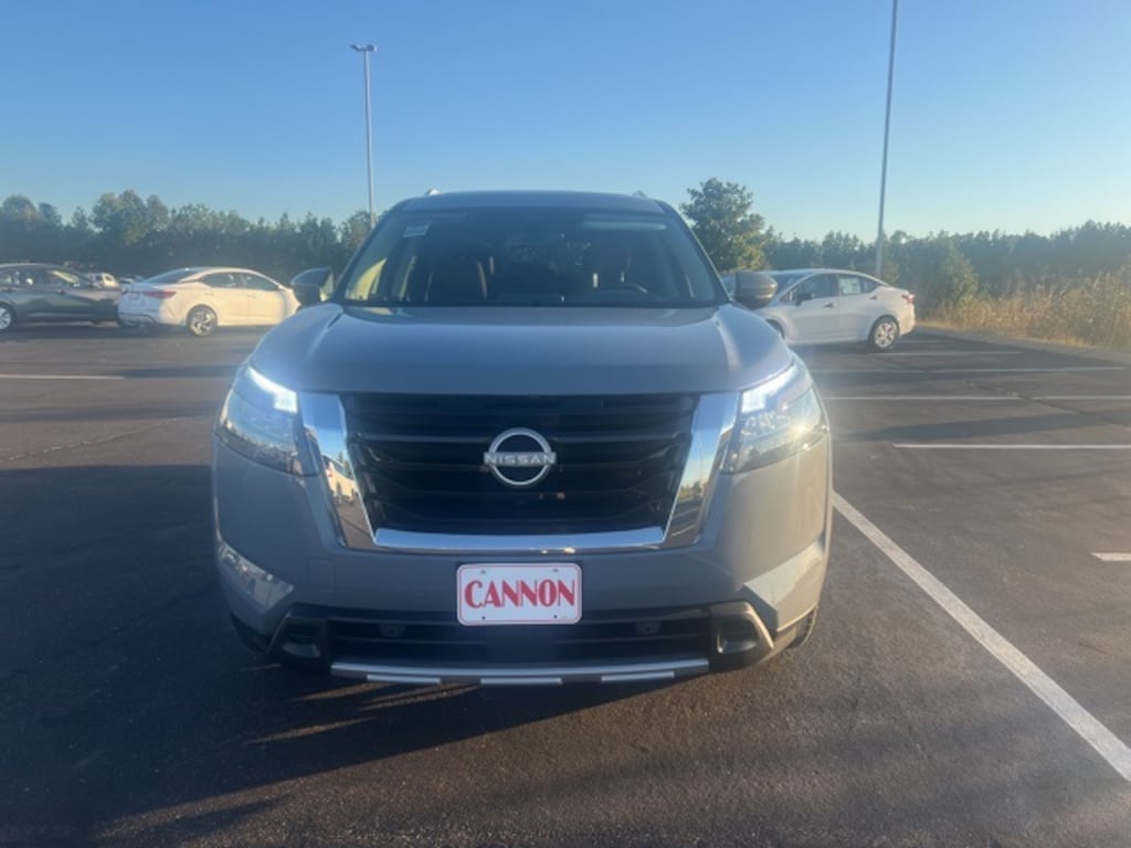 New 2025 Nissan Pathfinder Platinum SUV
