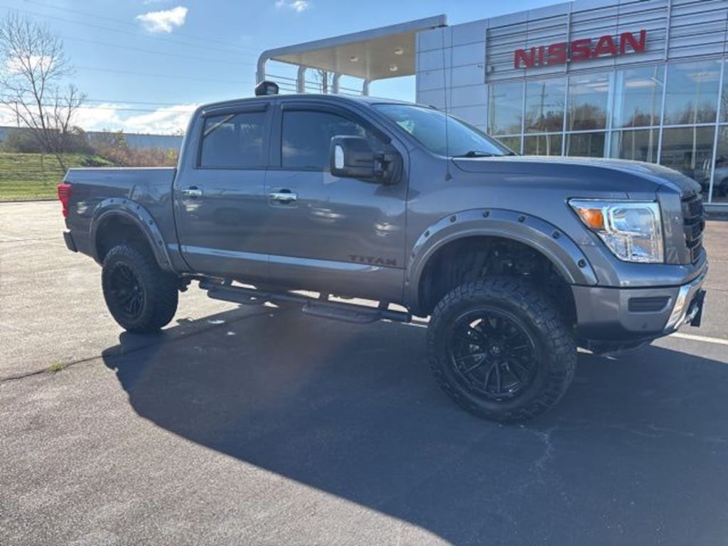 Used 2021 Nissan Titan SV Truck Crew Cab